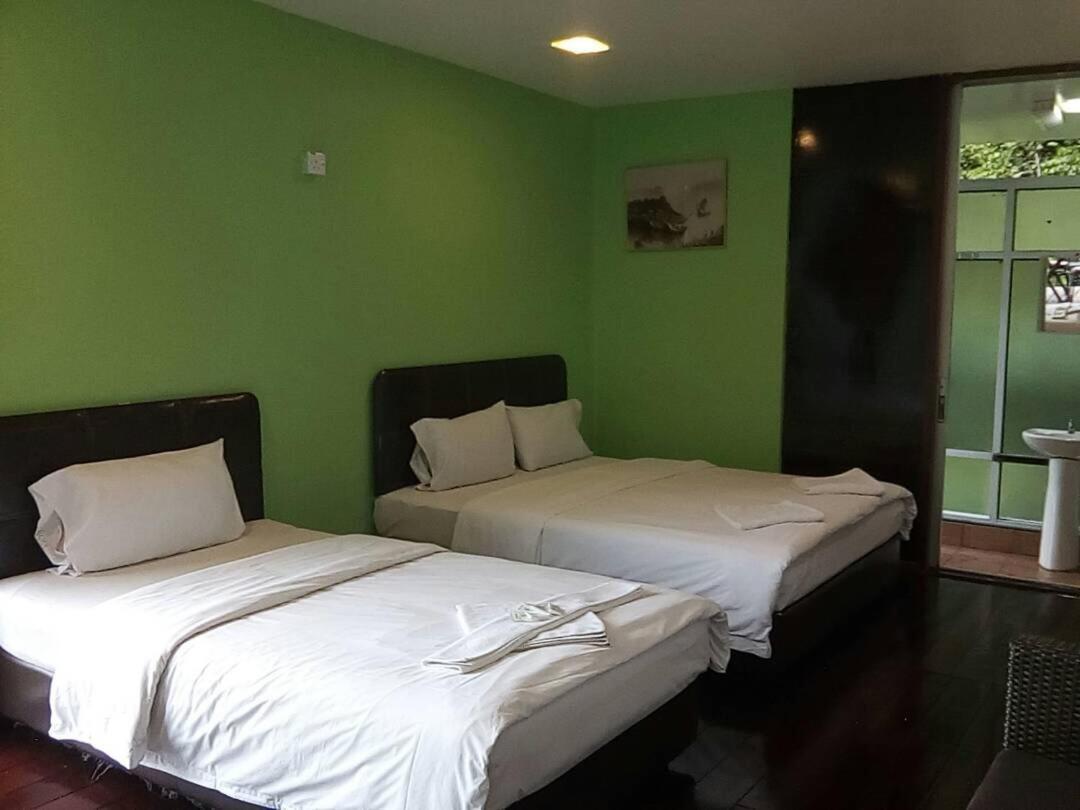 J Residence Kundasang Room photo